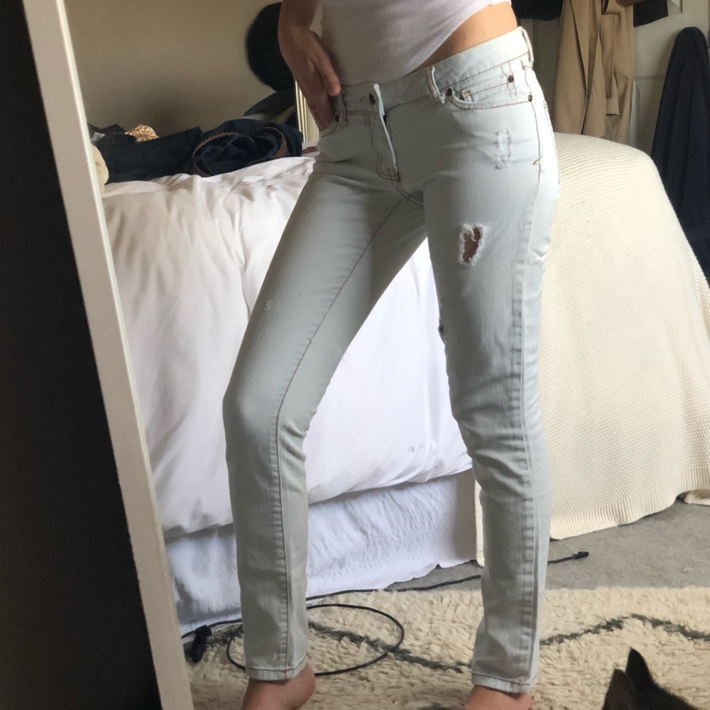 Acid Wash Low Rise Jeans - Picture 5 of 6
